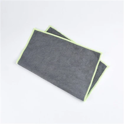 Arabalar için mikrofiber temizleme bezi